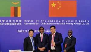 9月14日，由中国驻赞比亚大使馆主办的中国—赞比亚投资推介活动在京举行，董事长王浩宇受邀参加晚宴，拜会希奇莱马阁下，同时邀请赞比亚代表团来访大禹节水集团考察。