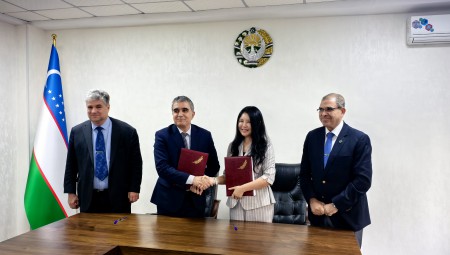 9月9日至11日，大禹节水集团高级副总裁崔静带领大禹节水中亚公司一行拜访了乌兹别克斯坦相关业务部委及机构，并与乌兹别克斯坦水利部、灌溉水利问题研究所分别签署了合作谅解备忘录。