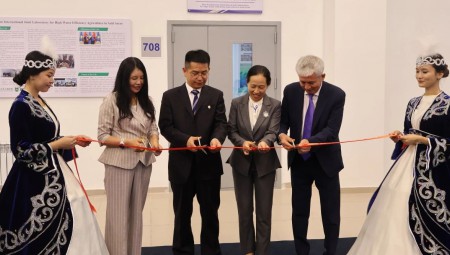 大禹节水集团、中国农业大学、哈萨克国立农业研究大学三方共建的“中哈旱区高水效农业国际联合实验室”入选中哈两国元首见签的两国合作清单。9月4日，该实验室揭牌仪式在哈国立农大举行，中国驻阿拉木图总领事蒋薇、中国农大副校长杜太生、哈国立农大第一副校长Прим??л·Ш·Ибрагимов、大禹节水集团高级副总裁崔静等出席。